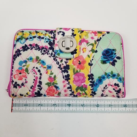 Vera Bradley RFID Turn Lock Wallet Wildflower Paisley - Picture 4 of 8